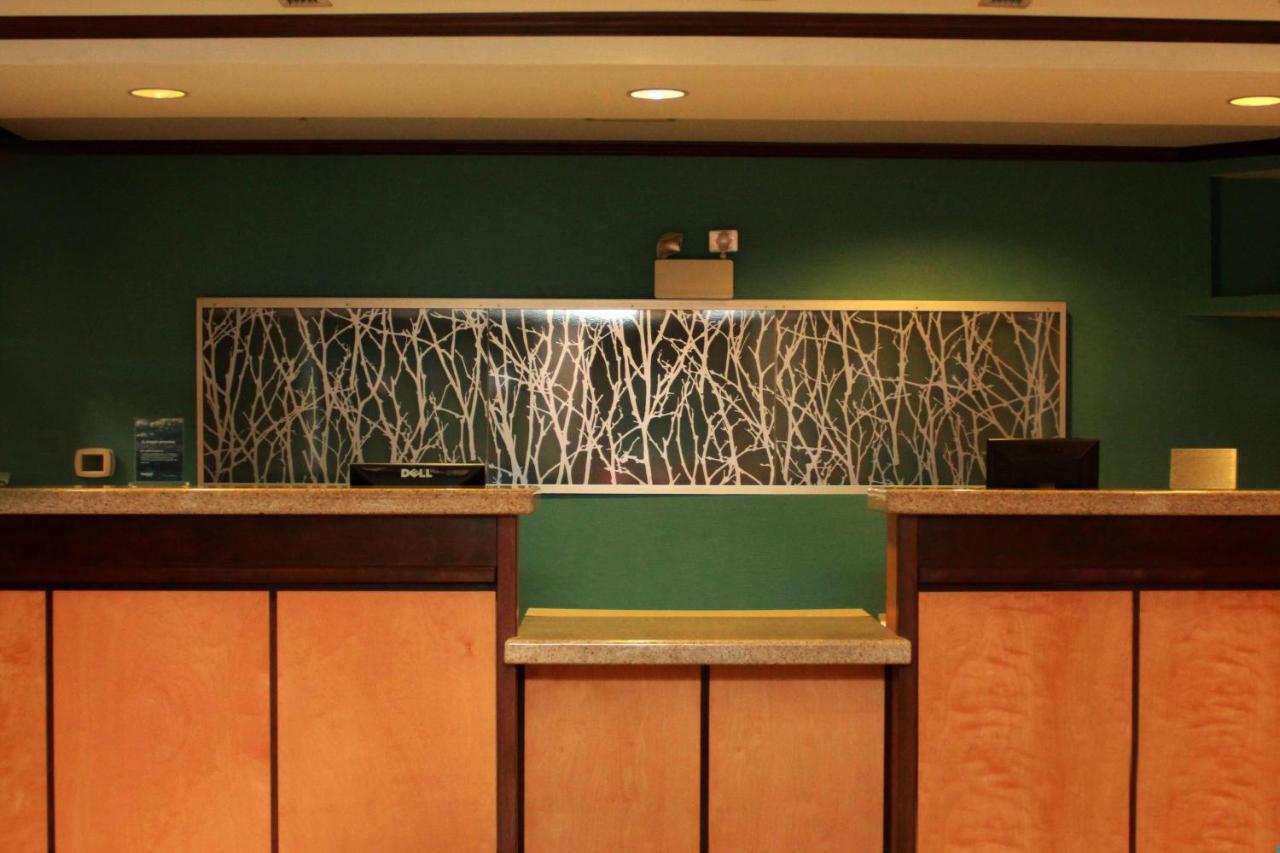 Fairfield Inn & Suites By Marriott Феърмонт Екстериор снимка