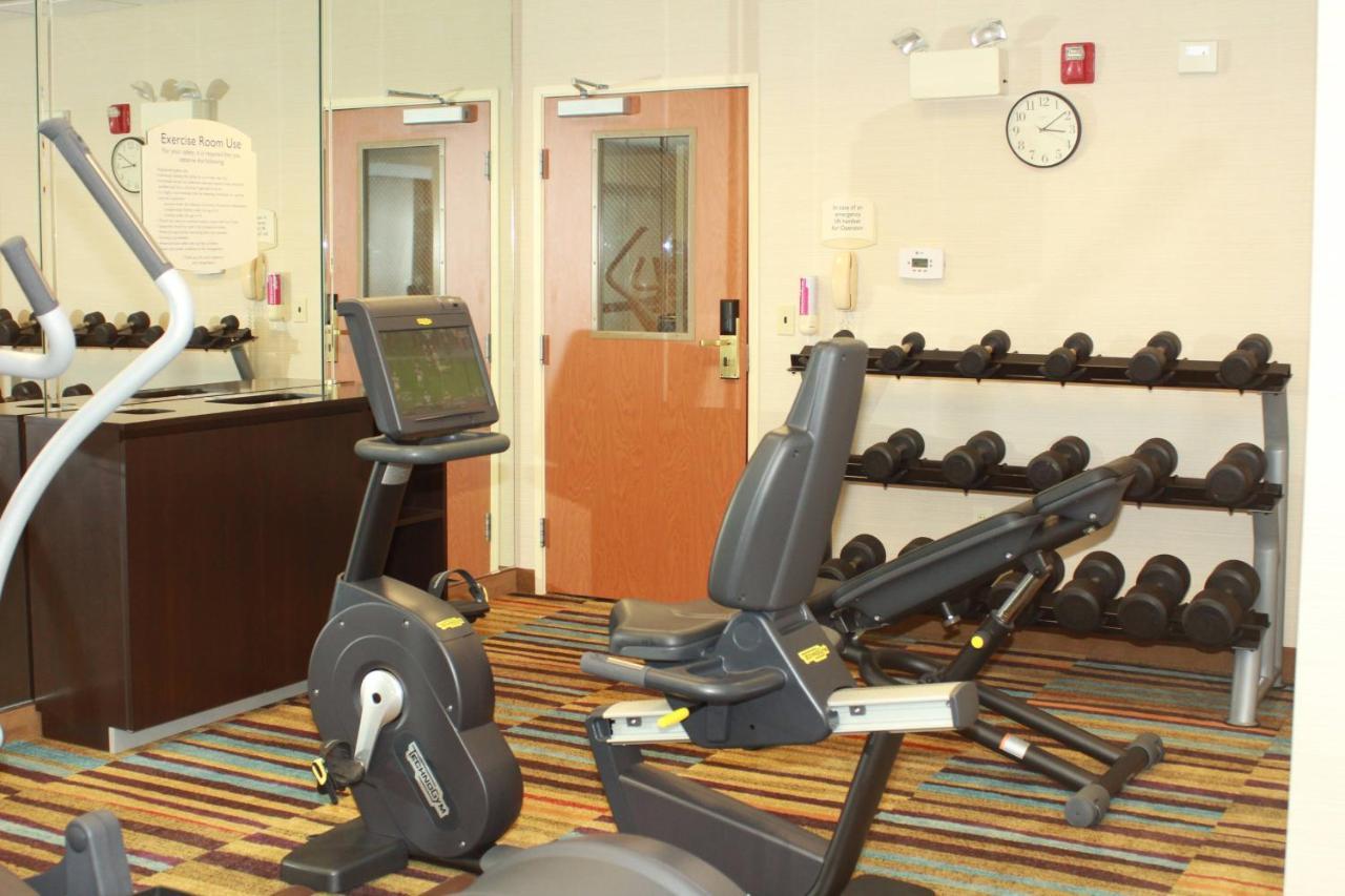 Fairfield Inn & Suites By Marriott Феърмонт Екстериор снимка