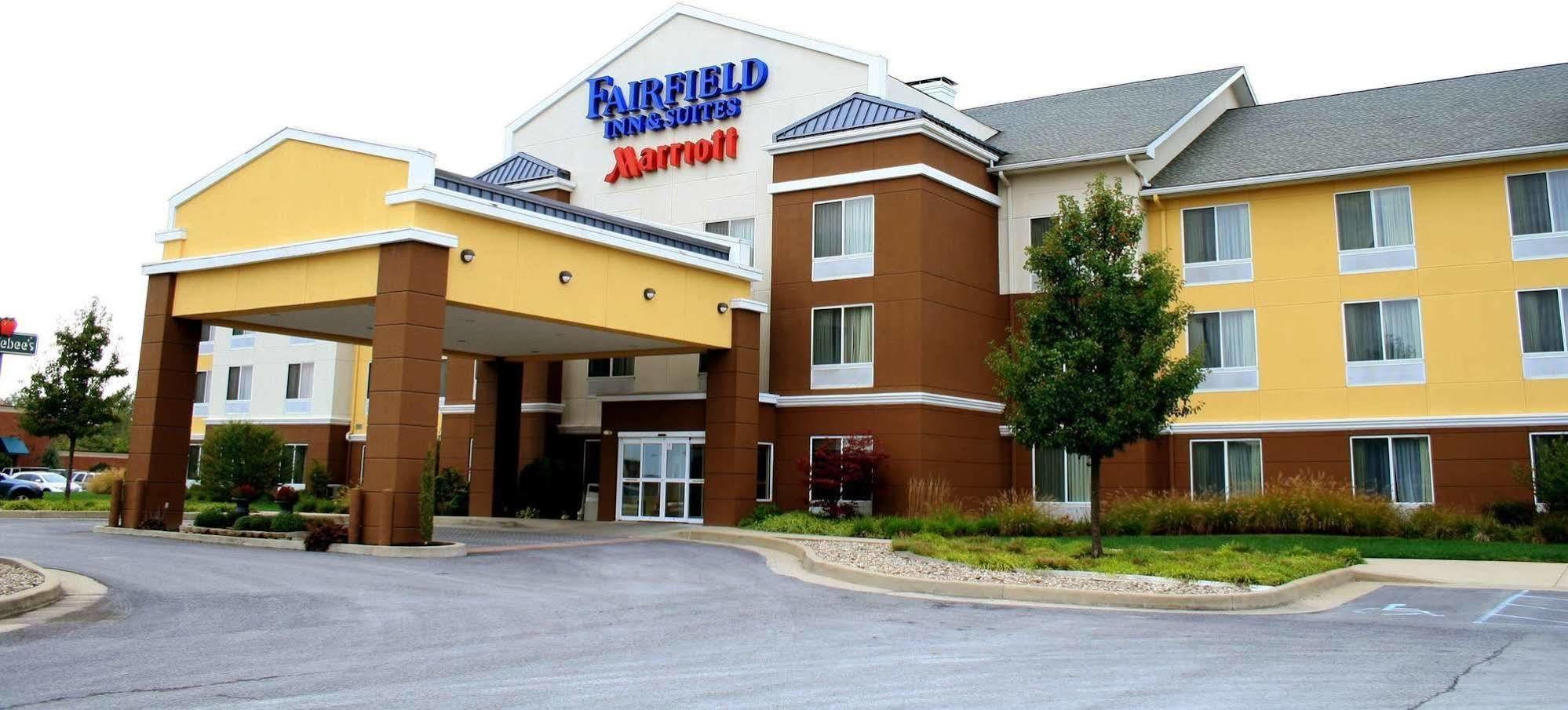 Fairfield Inn & Suites By Marriott Феърмонт Екстериор снимка